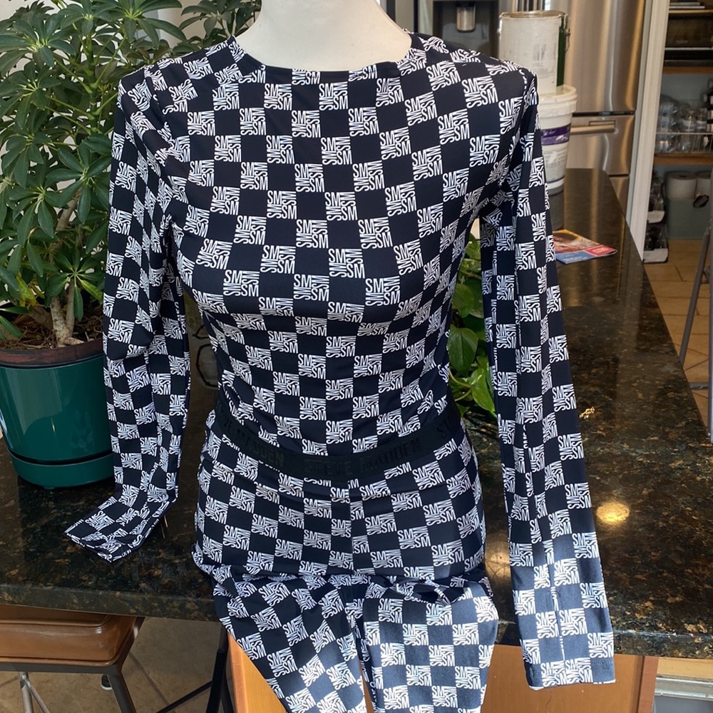 ❤️Steve Madden 2 piece Europe Roxy signature sleeveless catsuit  & top small